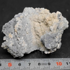菱マンガン鉱と毛鉱・Rhodochrosite&Jamesonite[車骨鉱を伴う]