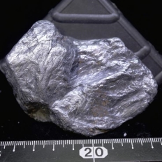 輝水鉛鉱・Molybdenite