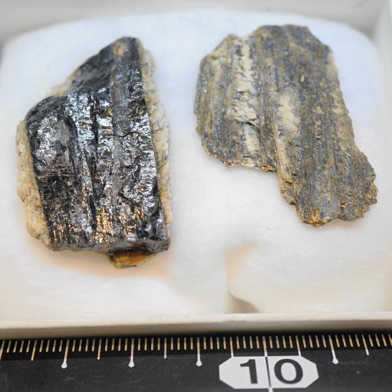 ΁EAllanite
