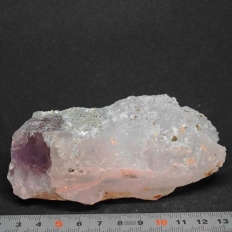 紫水晶・Amethyst[頭部は蝕像]
