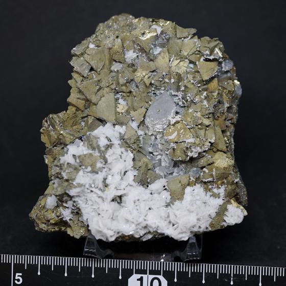 Komurominerals.com ＞ 日本産鉱物・JAPAN ＞ SOLD参考商品 ＞ 黄銅鉱・Chalcopyrite[三角四面体式結晶]