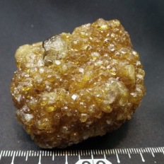 ベスブ石と灰礬石榴石・Vesuvianite＆Grossular [ヘソナイト]