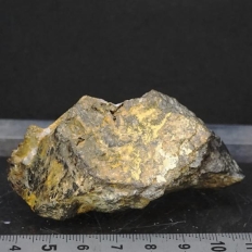 ライン鉱・Reinite [結晶質鉄重石を伴う]