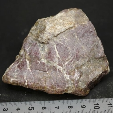 紅簾石・Piedmontite