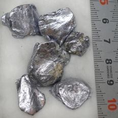 輝水鉛鉱・Molybdenite