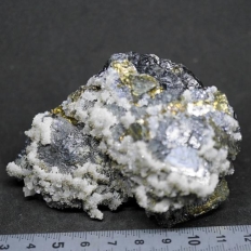 閃亜鉛鉱と黄銅鉱・Sphalerite&Chalcopyrite