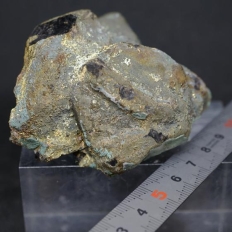 閃亜鉛鉱上の黄銅鉱・Chalcopyrite on Sphalerite
