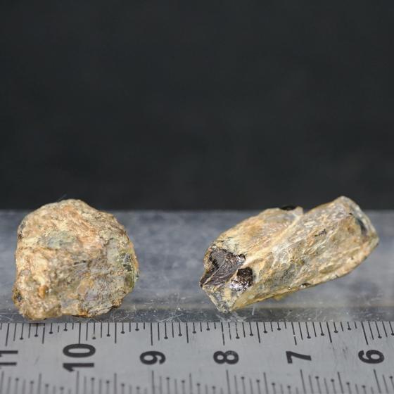 イットリウムフェルグソン石・Fergusonite-Y