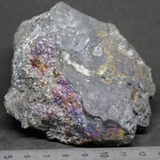 斑銅鉱と輝銅鉱・Bornite&Calcocite [方輝銅鉱、輝銀銅鉱を伴う]