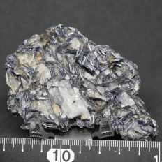 輝水鉛鉱・Molybdenite [結晶］