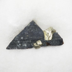 黄銅鉱・Chalcopyrite ［三角式結晶］