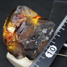 閃亜鉛鉱・Sphalerite ［鼈甲亜鉛]、スピネル式双晶