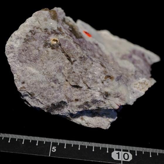 Komurominerals.com ＞ 日本産鉱物・JAPAN ＞ SOLD参考商品 ＞ ウランマイクロ石、緑柱石、リチア電気石 ・Uranmicrolite,Beryl,Elbaite