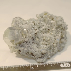黄鉄鉱と水晶・Pyrite&Quartz