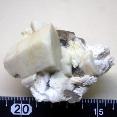 微斜長石と水晶・Microcline＆Quartz